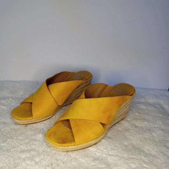 New Directions Wedges - Picture 5 of 15